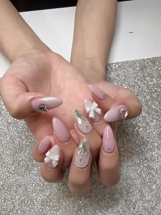 ネイル ガレンドウ 白澤 愛子のネイルデザイン