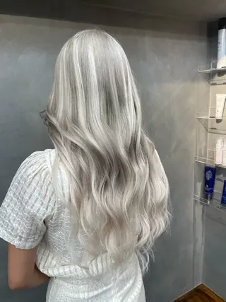 ロング 🌟超特価1日 3名限定Lyly🌟のヘアスタイル