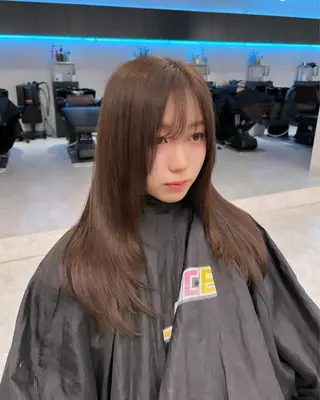 セミロング カラー 🩵色落ち可愛い 寒色カラー🩵のヘアスタイル