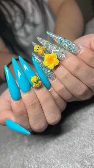 ネイル 𝐧𝐚𝐢𝐥 𝐌𝐢𝐖𝐢𝐢のネイルデザイン