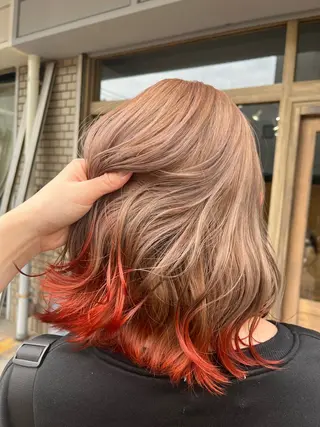 ミディアム カラー 透明感ハイトーン🦄 キラ🌈のヘアスタイル