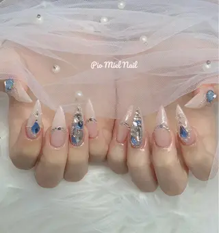 ミディアム Pio Mielのネイルデザイン