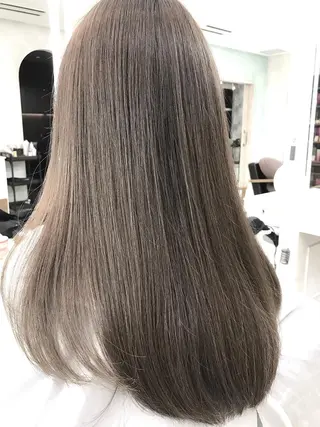 セミロング 【広尾/恵比寿】 カットカラーのヘアスタイル