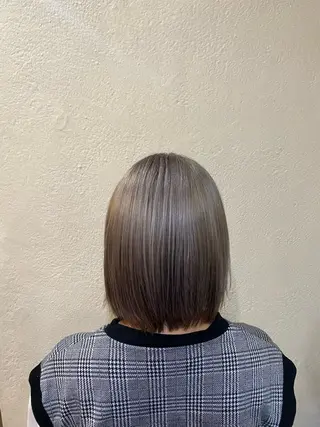 ミディアム 肥田 夕蘭のヘアスタイル