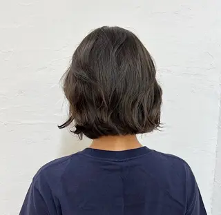 ミディアム 山元 麻里のヘアスタイル