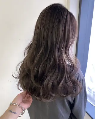 ロング 艶感カラー🫧‪三浦 衣織のヘアスタイル