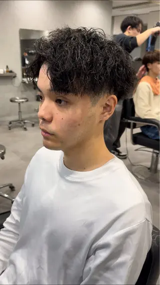パーマ メンズ 坂梨 健斗のヘアスタイル
