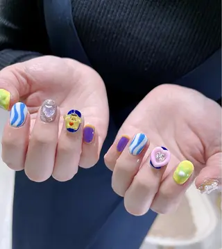 ネイル Shis_🦄shi 韓国風キラキラネイルのネイルデザイン