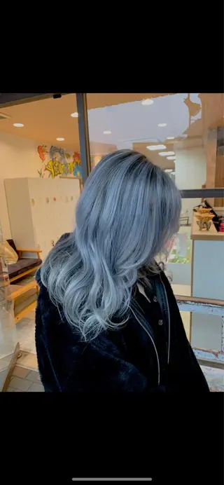 セミロング カラー 内山 京耶のヘアスタイル