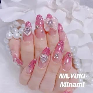 ネイル 🦋 Queenieのネイルデザイン