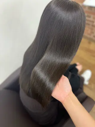 ロング カラー 藤野 莉奈のヘアスタイル