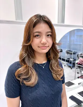 セミロング カラー ヘアアレンジ 渋谷 とまとのヘアスタイル