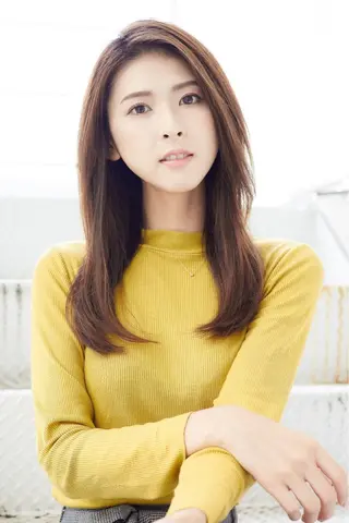 セミロング 朝比奈 志保のヘアスタイル