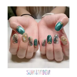 ネイル SUN&MOON REOのネイルデザイン