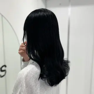 ミディアム カラー 🩵色落ち可愛い 寒色カラー🩵のヘアスタイル