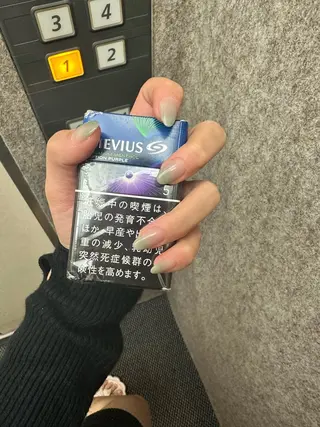 ネイル 新宿YISInail スカルプ専門店のネイルデザイン