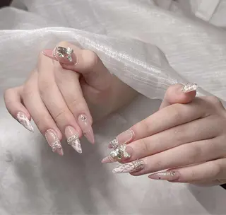 ネイル Lee Nailsのネイルデザイン