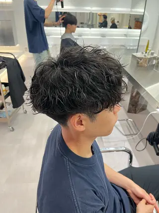 ショート パーマ メンズ ⚡メンズパーマフ ェードカットTomyのヘアスタイル