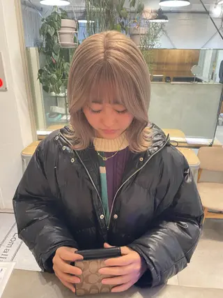 ミディアム カラー ミルクティー× グレージュMOMOのヘアスタイル