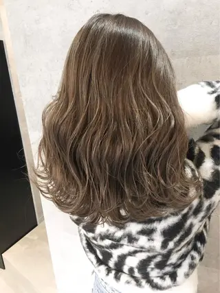 セミロング KYOKO 【Bear】のヘアスタイル