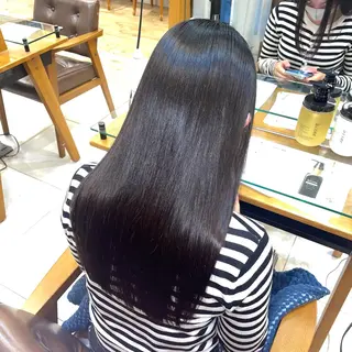 ロング 新原 陽那のヘアスタイル