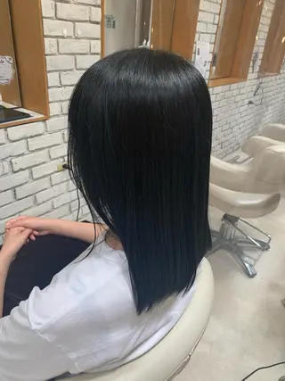 ミディアム カラー 宮本 季奈のヘアスタイル