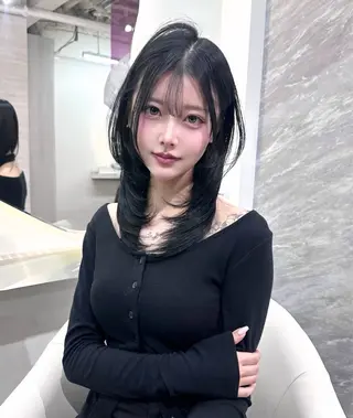 ロング カラー ヘアアレンジ 🖤kana/艶髪/ 韓国風暗髪カラー🖤のヘアスタイル