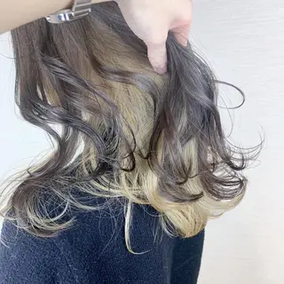 セミロング カラー 韓国レイヤーカット/ ダブルカラーのヘアスタイル