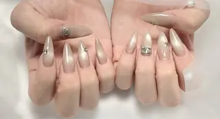ネイル Roi〈ロワ〉 Yunaのネイルデザイン