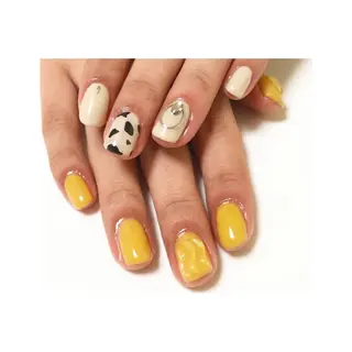 ミディアム ネイル Toujours / nijinaのネイルデザイン
