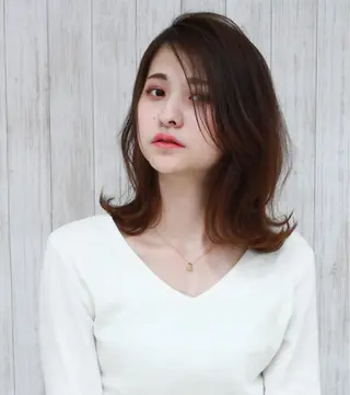 ミディアム レイヤー・波巻き RYOSUKEのヘアスタイル
