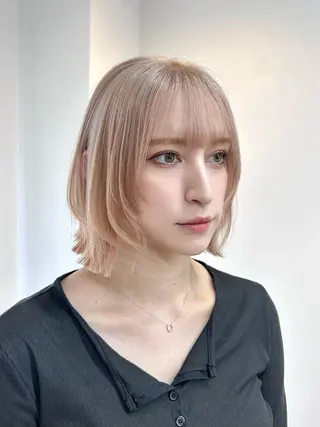 ミディアム カラー 艶カラー/レイヤー/ ハイトーン/まなみのヘアスタイル