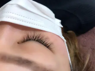 マツエク・マツパ 保子 祐里香のヘアスタイル