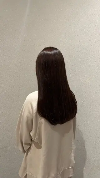 ロング カラー momb 折戸結菜のヘアスタイル