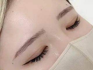 アイブロウ REJOUIR🌼 丸山 愛莉香のマツエク・マツパデザイン