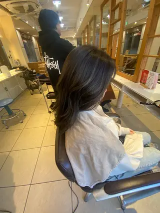 ロング 青山 光のヘアスタイル