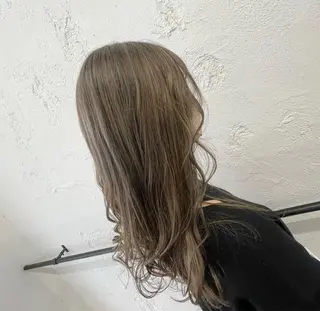 セミロング カラー ギャルの革命児 秀斗のヘアスタイル