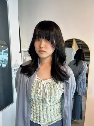 セミロング shiho/レイヤー /透明感カラーのヘアスタイル