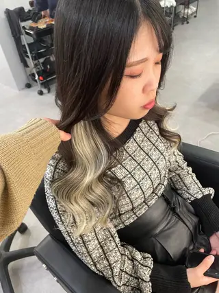 ロング Cielro/ダブル カラー/西田咲希のヘアスタイル