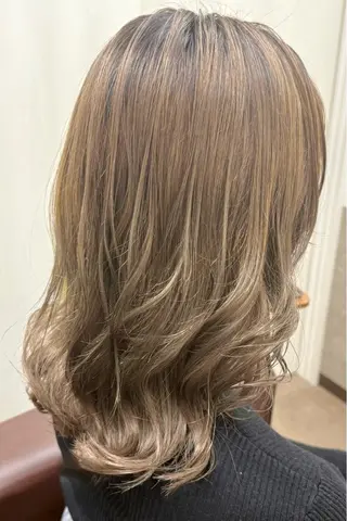 ミディアム 半個室 サロン🪽新宿3丁目のヘアスタイル