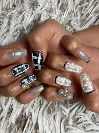 ミディアム ネイル ✴︎ Delightのネイルデザイン