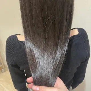 カラー 西岡 莉緒のヘアスタイル