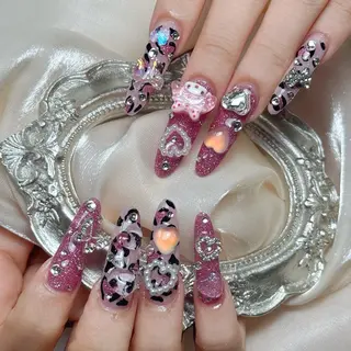 ネイル Maggie Nail🦩のネイルデザイン
