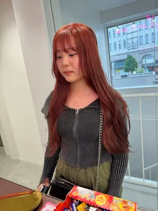 セミロング カラー ブリーチ特化 梅田本多翔のヘアスタイル