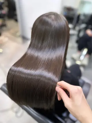 ロング ブリーチ縮毛矯正/ 複雑履歴🉑/タイチのヘアスタイル