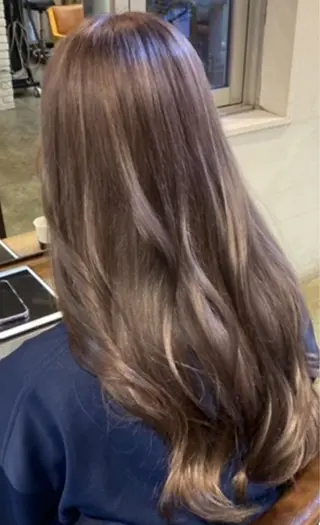 ロング 🦋newi hau'oli カナのヘアスタイル