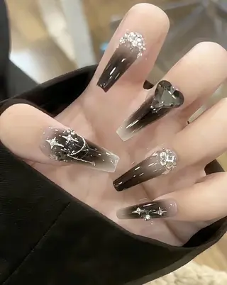 ネイル RAFFINE haru🦋🩵のネイルデザイン