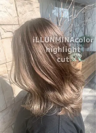 ミディアム カラー F-LILA (リラ)Ainaのヘアスタイル