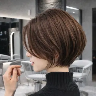 ショート カラー 《髪質改善✖️レイヤ ー🩶》ナオヤのヘアスタイル