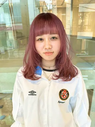 ミディアム カラー kai .のヘアスタイル